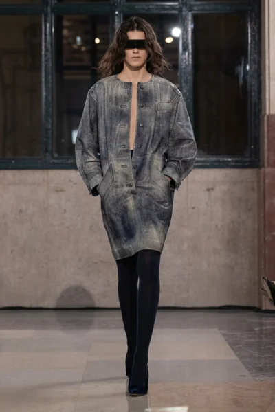 Look 1